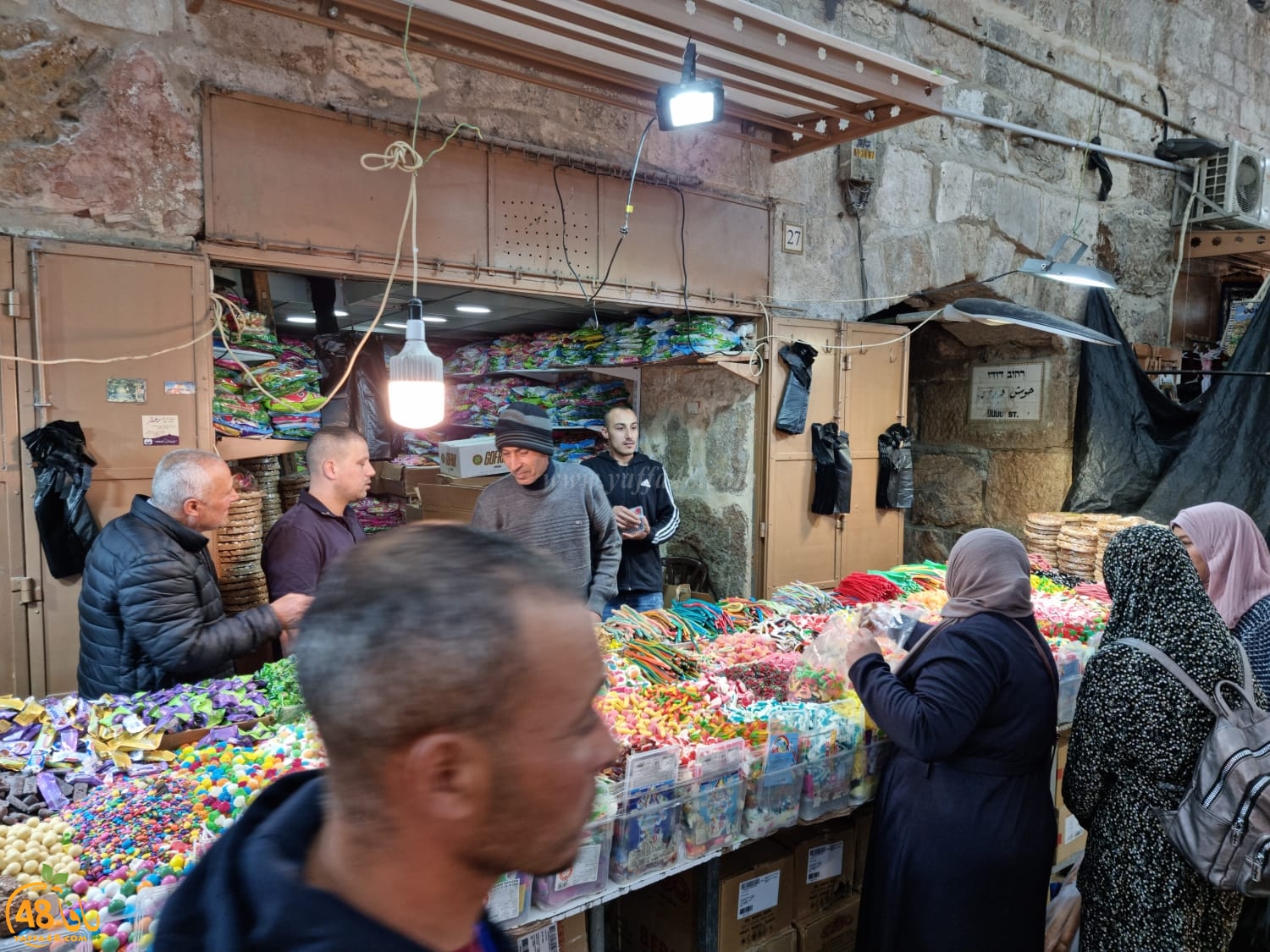  جولة في رحاب المسجد الأقصى قبيل موعد الافطار